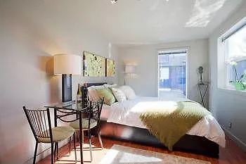 Fisherman'S Wharf Bed & Breakfast ビクトリア 2*,  カナダ