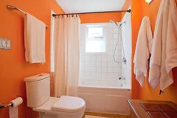 Fisherman'S Wharf Bed & Breakfast Victoria Hotel