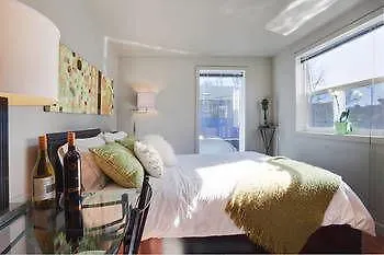 Fisherman'S Wharf Bed & Breakfast Victoria Hotel